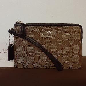COACH Outline C Corner Zip Wristlet wallet
